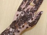 Fashionable Henna Designs