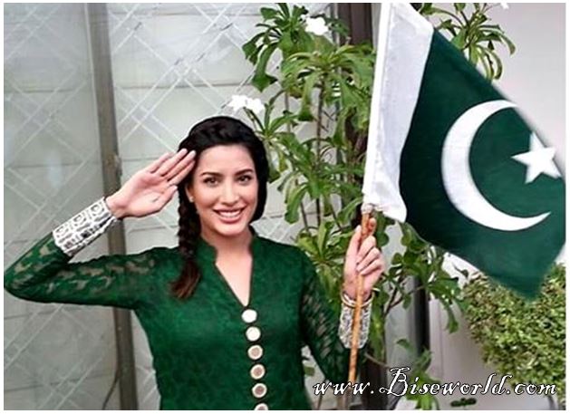 14 August Girls Beautiful Flag Pictures