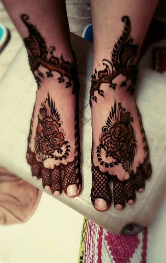 Girl Mehandi Foot Designs 2018