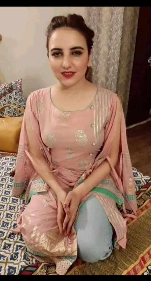 Hareem Shah Pink Dress Photos